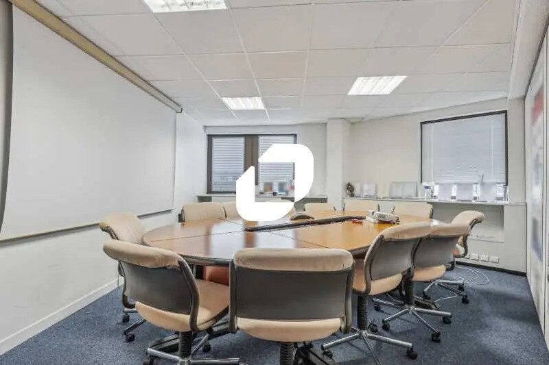 Bureau dans Suresnes à vendre - Photo de l’immeuble – Image 2 sur 6