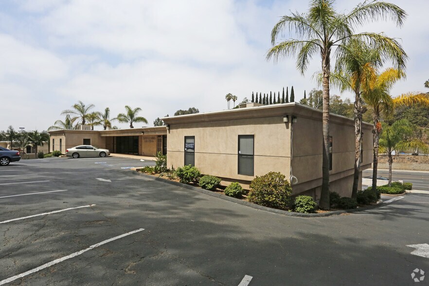 5555 Jackson Dr, La Mesa, CA à louer - Photo de l’immeuble – Image 2 sur 4