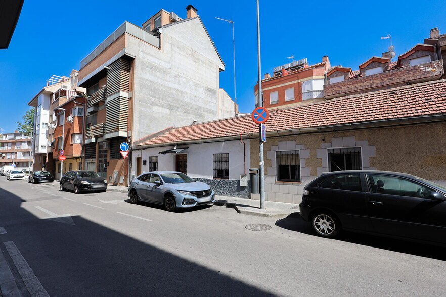 Calle la Coruña, Leganés, Madrid à vendre - Photo de l’immeuble – Image 2 sur 7