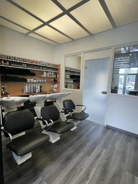 Local commercial dans Reims à louer - Photo de l’immeuble – Image 2 sur 7