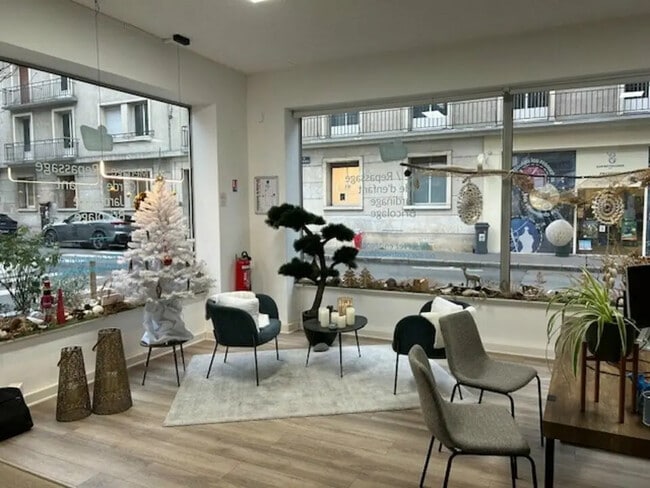 Plus de détails pour 19 Rue Des Déportés, Tours - Local commercial à louer