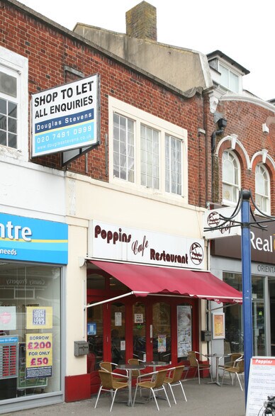 73 Commercial Way, Woking à vendre - Photo de l’immeuble – Image 2 sur 2