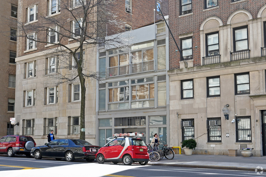 542 Cathedral Pky, New York, NY à vendre - Photo de l’immeuble – Image 3 sur 5