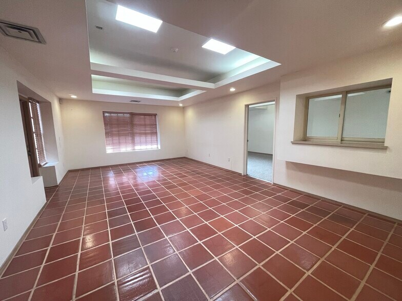 1709 Girard Blvd NE, Albuquerque, NM à louer - Photo de l’immeuble – Image 2 sur 34