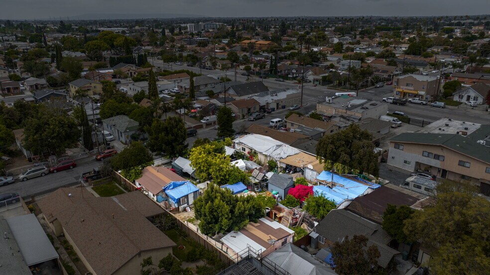 1827 E 66th St, Los Angeles, CA à vendre - Photo de l’immeuble – Image 2 sur 2