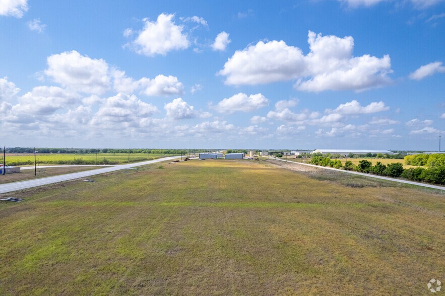 2494 Randon Dyer Rd, Rosenberg, TX à vendre - Photo de l’immeuble – Image 3 sur 8