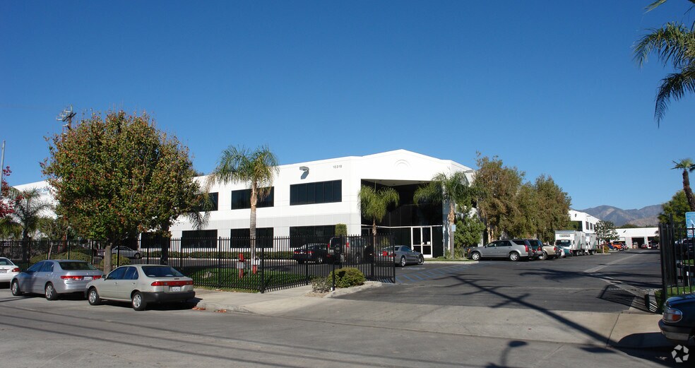 10312 Norris Ave, Pacoima, CA à louer - Photo principale – Image 3 sur 11