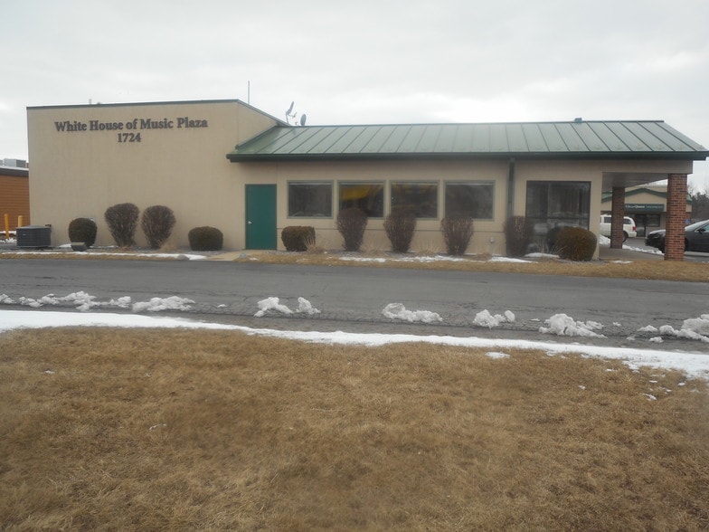 1724 S Church St, Watertown, WI à louer - Photo principale – Image 1 sur 14