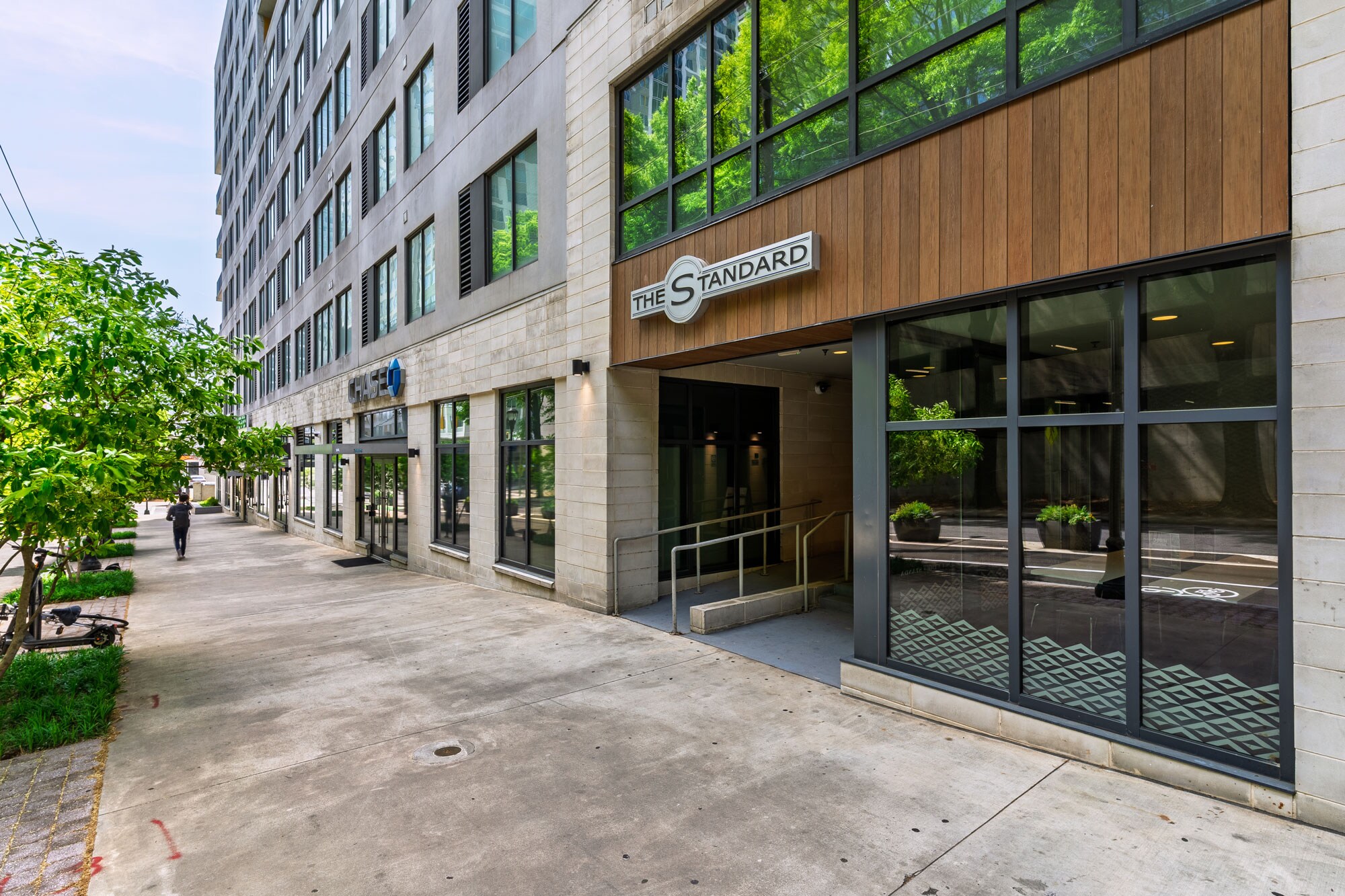 708 Spring St NW, Atlanta, GA à louer Photo de l’immeuble– Image 1 sur 8