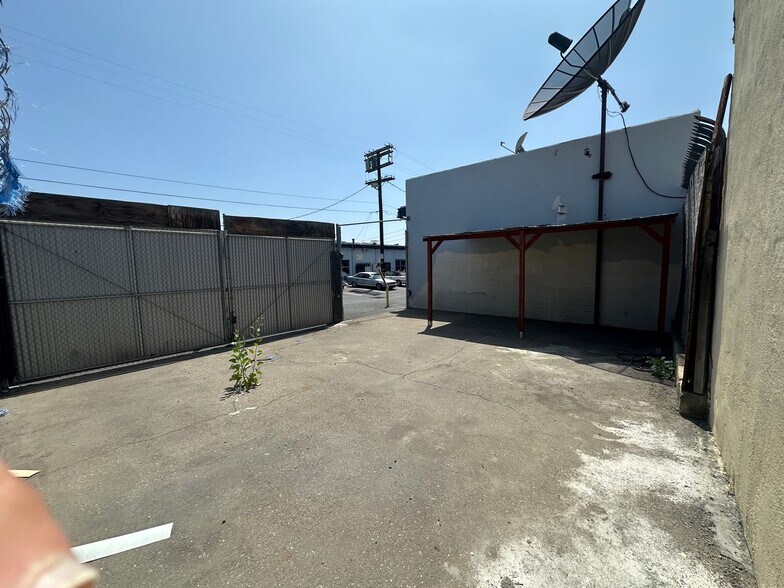 8235-8239 Lankershim Blvd, North Hollywood, CA à louer - Photo de l’immeuble – Image 2 sur 10