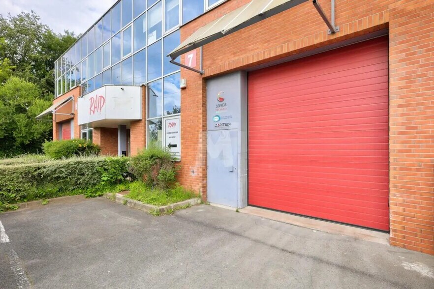 Local d’activités dans Massy à louer - Photo de l’immeuble – Image 2 sur 8