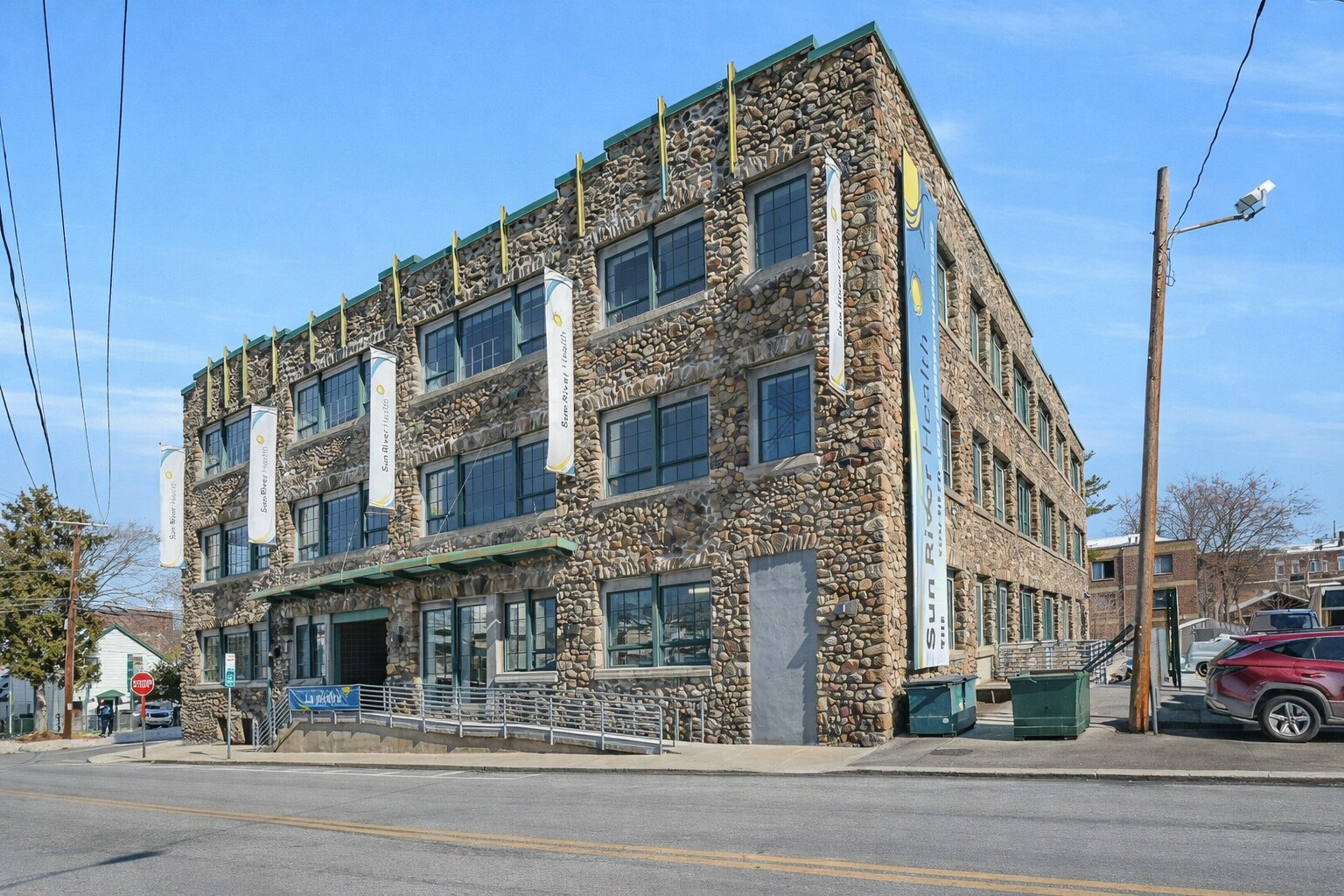 31 W Broad St, Haverstraw, NY à louer Photo principale– Image 1 sur 57