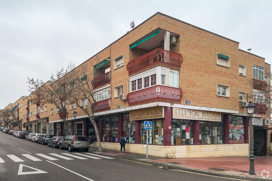 Immeuble residentiel dans Villaviciosa de Odón, Madrid à vendre - Photo de l’immeuble – Image 2 sur 2