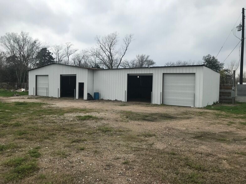 10300 Burden St, Houston, TX à louer - Photo de l’immeuble – Image 1 sur 9