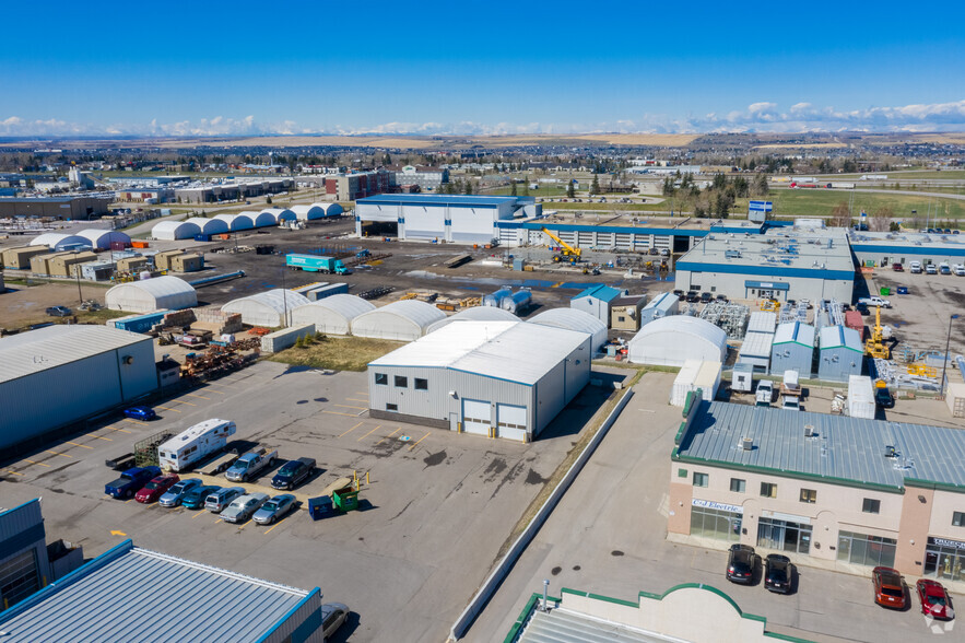 145 East Lake Blvd NE, Airdrie, AB à louer - Aérien – Image 3 sur 11