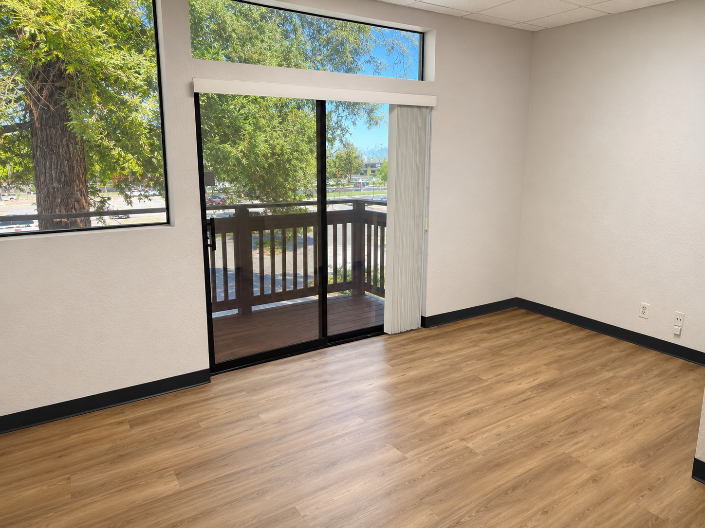 5530 Birdcage St, Citrus Heights, CA à louer Photo intérieure– Image 1 sur 4