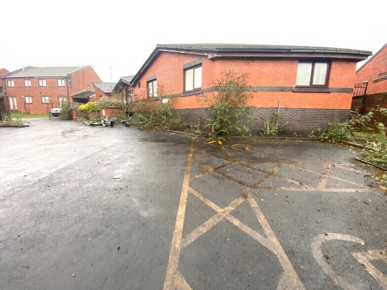 Brookhouse Clos, Blackburn à louer - Photo de l’immeuble – Image 2 sur 2