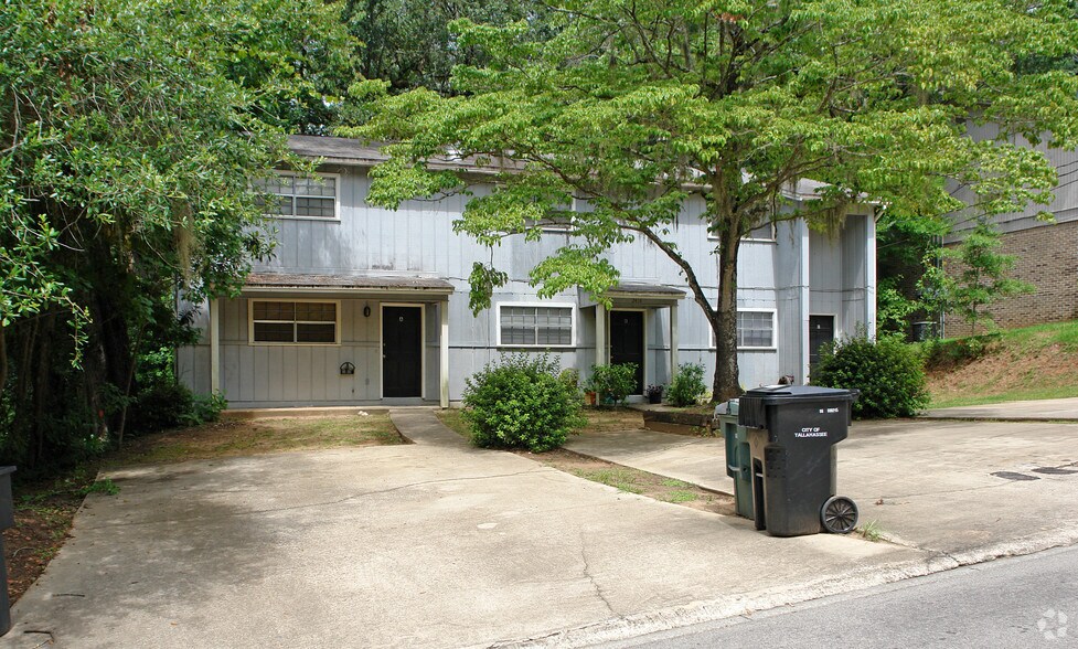 2414 Ramblewood Ct, Tallahassee, FL à vendre - Photo principale – Image 1 sur 2