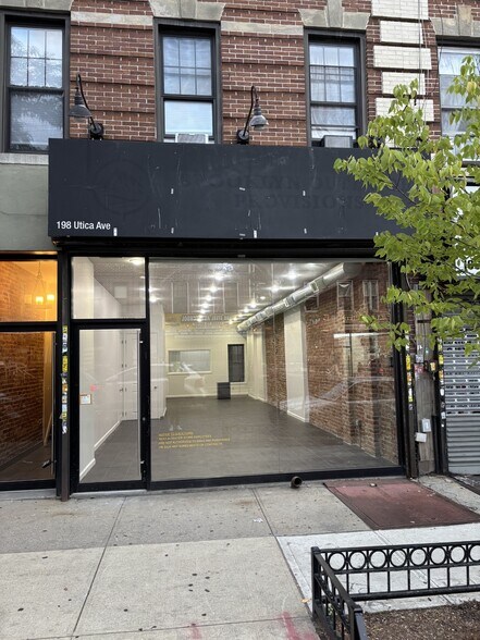 198 Utica, Brooklyn, NY à louer - Photo de l’immeuble – Image 2 sur 9