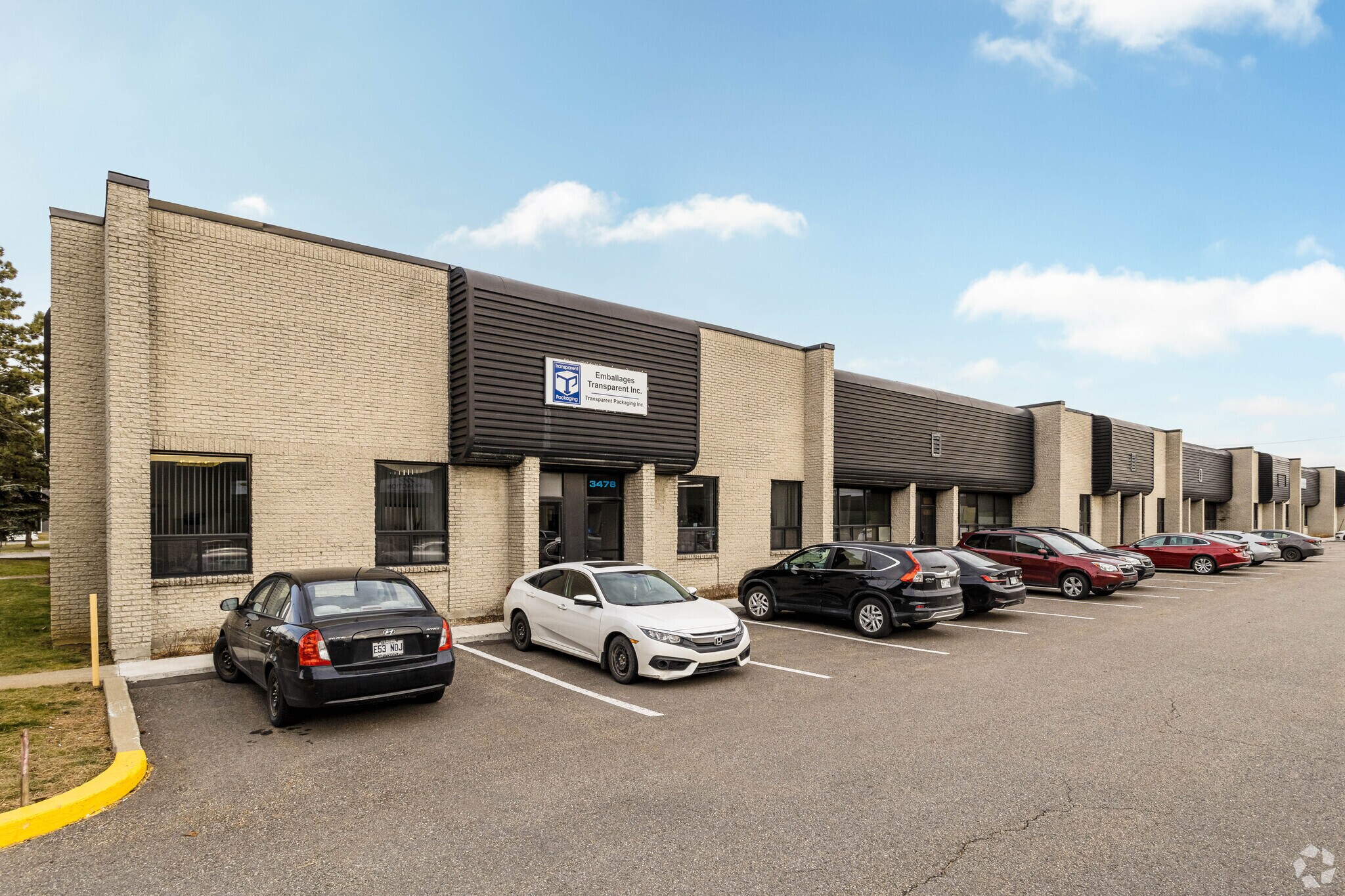 3441-3575 Rue Ashby, Montréal, QC à louer Photo principale– Image 1 sur 6