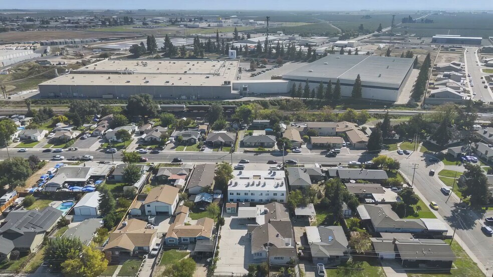 431 W J St, Oakdale, CA à vendre - Vidéo sur l’annonce professionnelle – Image 2 sur 42