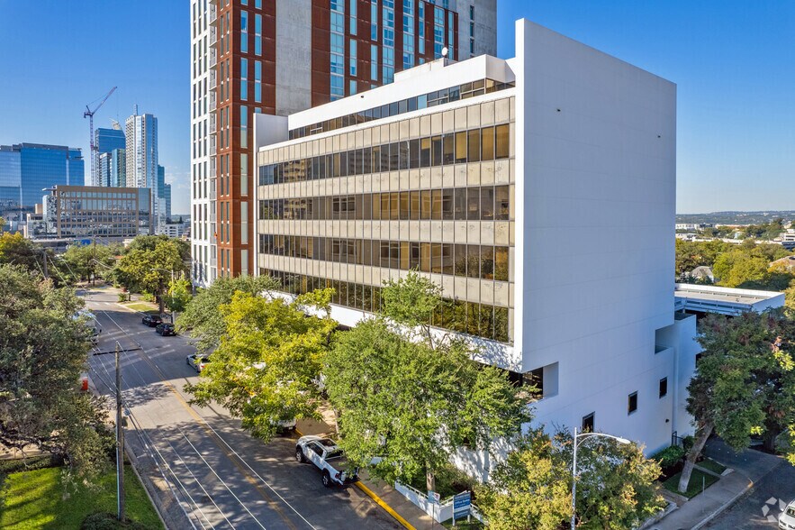 812 San Antonio St, Austin, TX à louer - Photo de l’immeuble – Image 2 sur 16