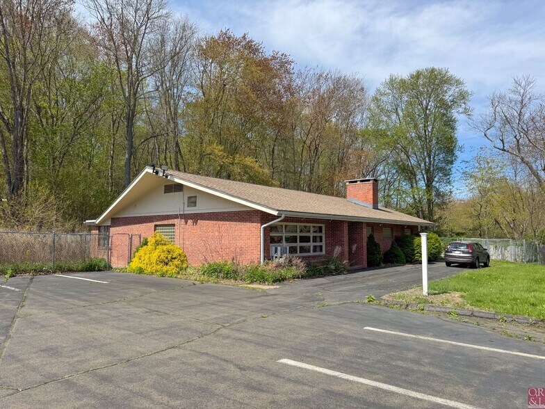 46-50 N Main St, Branford, CT à vendre - Photo de l’immeuble – Image 3 sur 8