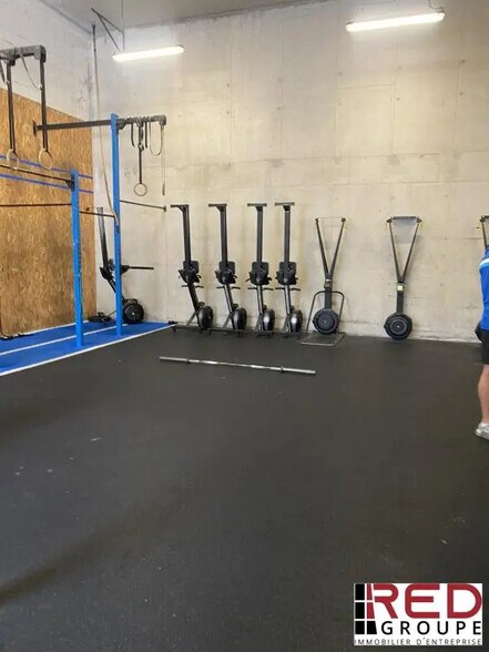 Industriel/Logistique dans La Ciotat à louer - Photo de l’immeuble – Image 3 sur 5