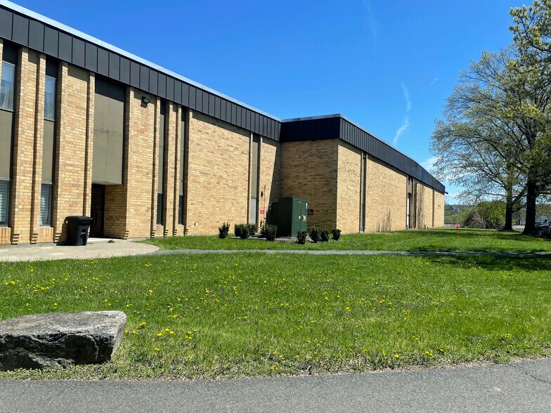 21 Elm St, Watervliet, NY à vendre - Photo de l’immeuble – Image 1 sur 14
