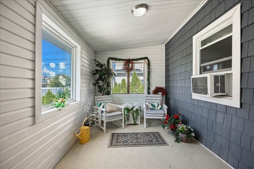 188 Beach 123rd St, Rockaway Park, NY à vendre - Photo de l’immeuble – Image 3 sur 49