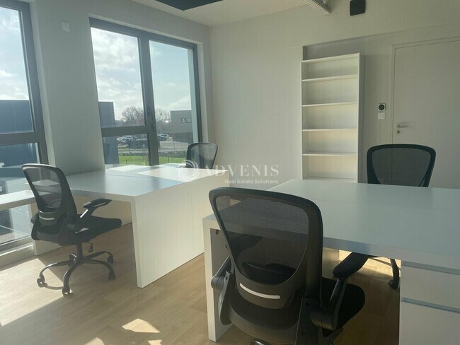 Plus de détails pour Bureau à louer
