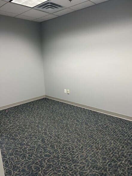 101 Charles St, La Plata, MD à louer - Photo intérieure – Image 2 sur 19