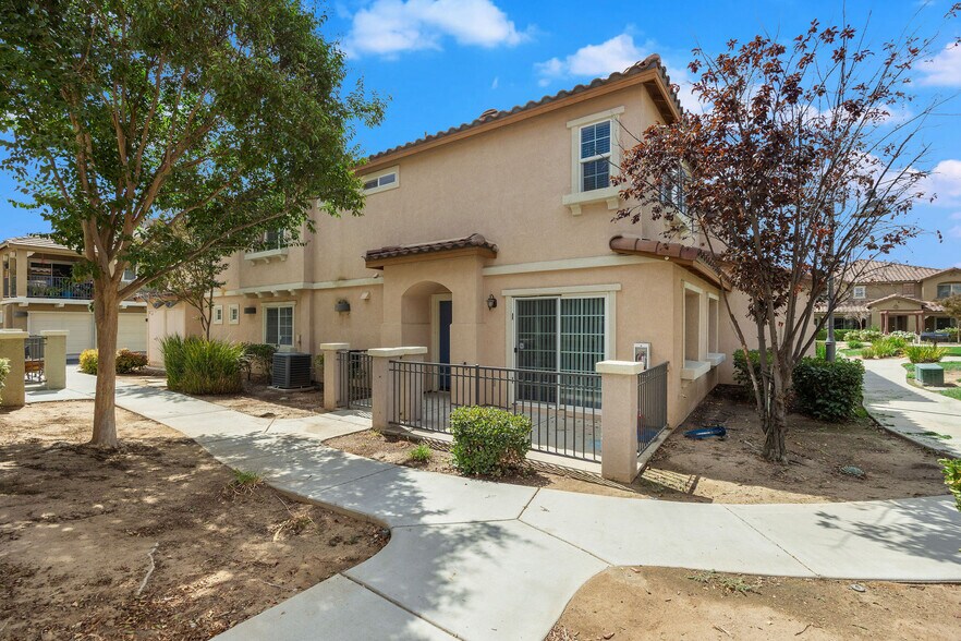 15661 Lasselle St, Moreno Valley, CA à vendre - Photo principale – Image 1 sur 1