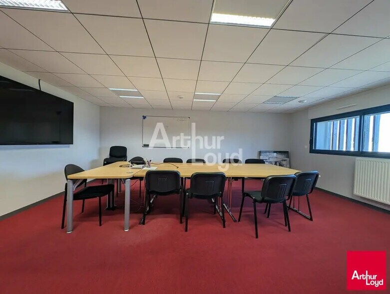 Local d’activités dans Saint-Jacques-de-la-Lande à louer - Photo intérieure – Image 3 sur 10