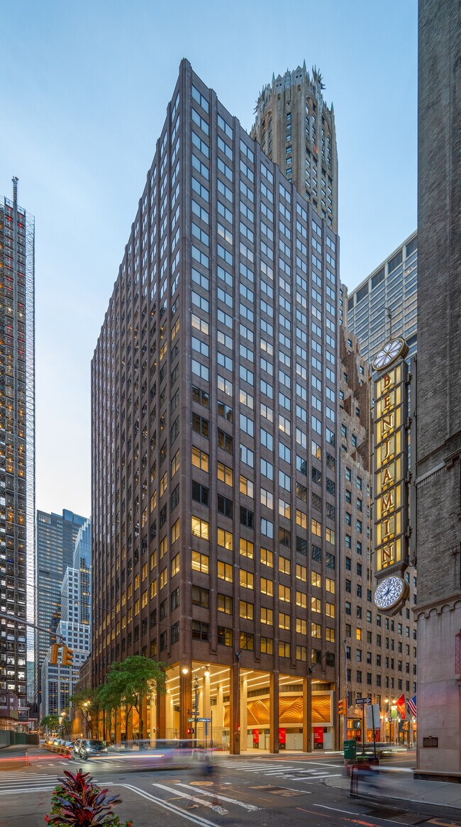 Plus de détails pour 560 Lexington Ave, New York, NY - Bureau à louer