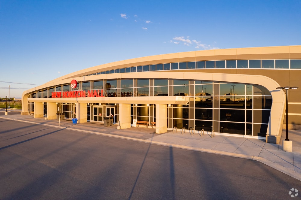 260130 Writing Creek Cres, Calgary, AB à vendre Photo de l’immeuble– Image 1 sur 7