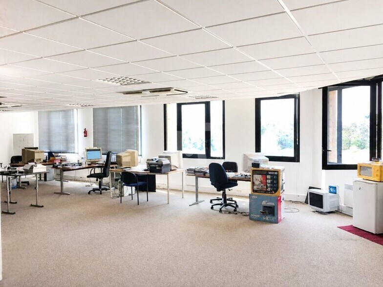 Bureau dans Évry-Courcouronnes à vendre - Photo intérieure – Image 2 sur 4