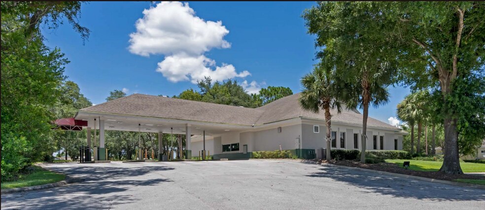 431 US-441, Lady Lake, FL à louer - Photo de l’immeuble – Image 3 sur 12