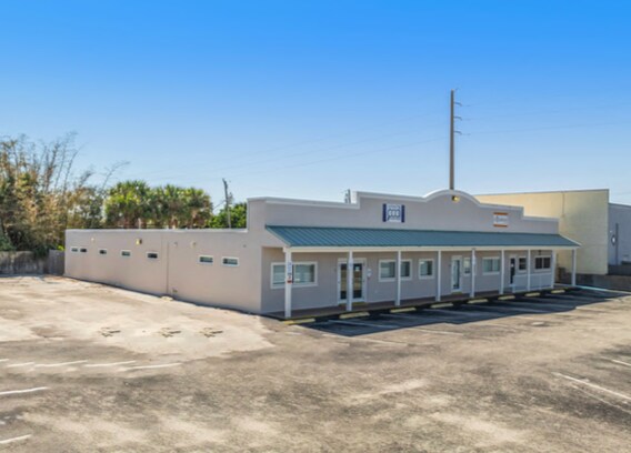 105-111 Cleveland Ave, Cocoa Beach, FL à louer - Photo de l’immeuble – Image 2 sur 8