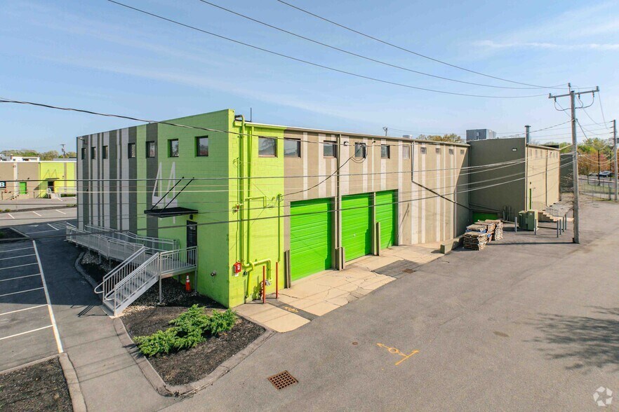 40 Green River Way, Watertown, MA à louer - Photo de l’immeuble – Image 3 sur 6
