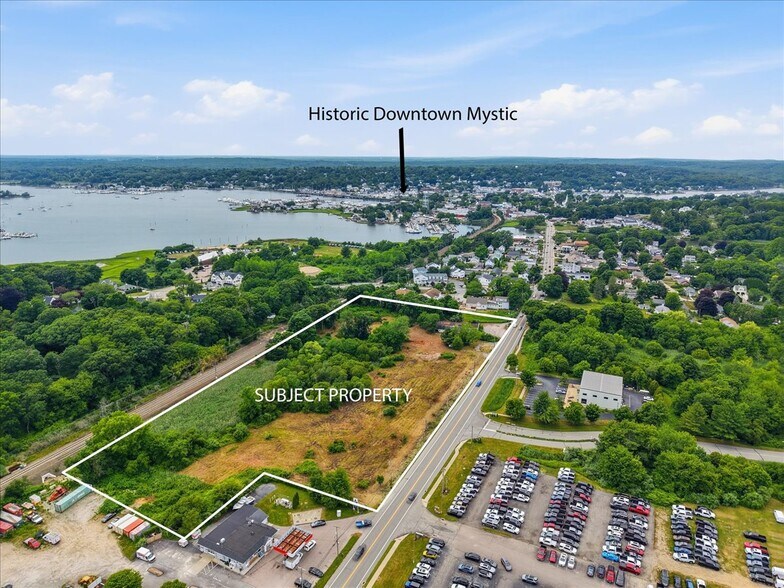 16 Stonington Rd, Mystic, CT à vendre - Photo de l’immeuble – Image 1 sur 34