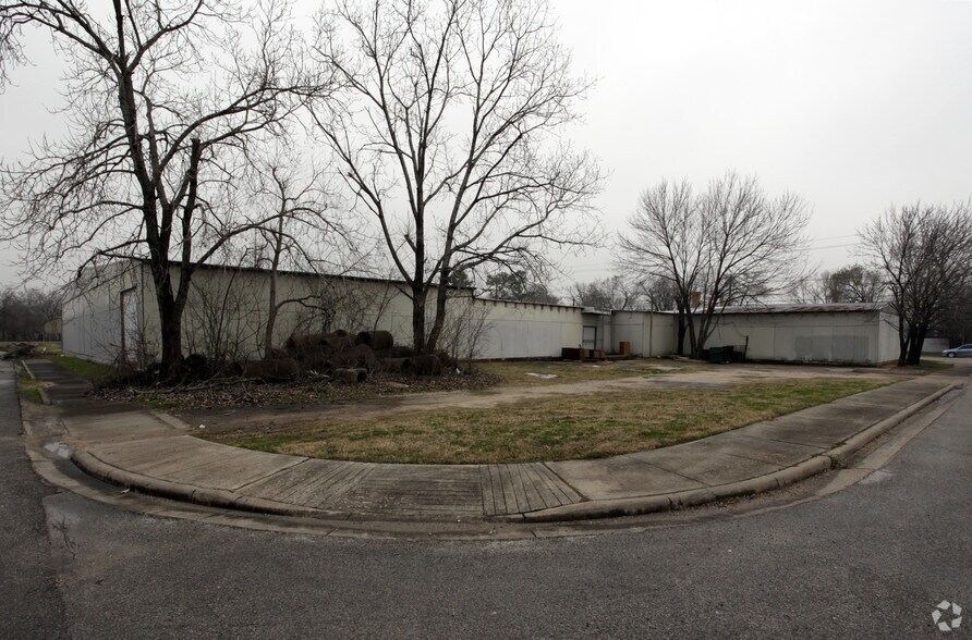 5250 Pinemont Dr, Houston, TX à vendre - Photo de l’immeuble – Image 2 sur 5