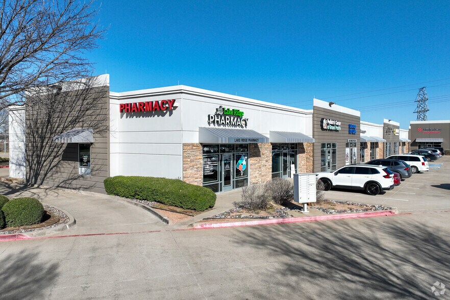 4927 Lake Ridge Pky, Grand Prairie, TX à louer - Photo principale – Image 1 sur 7