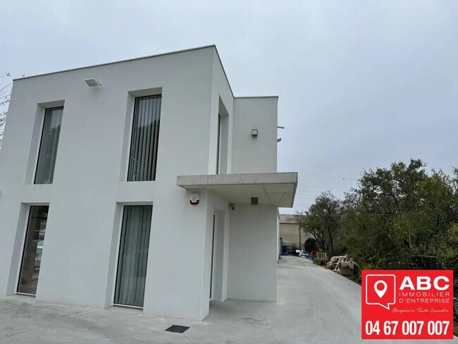 Plus de détails pour Local d’activités à vendre