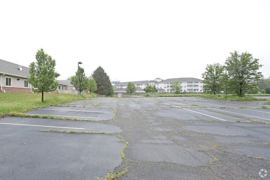 950 N Cass Lake Rd, Waterford, MI à vendre - Autre – Image 3 sur 3