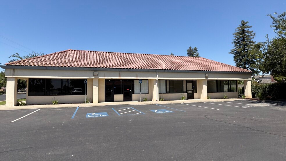1142 Rose Ave, Selma, CA à louer - Photo de l’immeuble – Image 3 sur 29