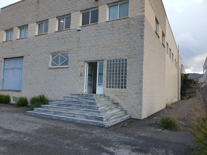 Industriel/Logistique dans Elda, Alicante à vendre - Photo de l’immeuble – Image 2 sur 34