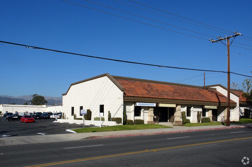 867-921 E Cypress St, Covina, CA à louer - Photo de l’immeuble – Image 3 sur 13