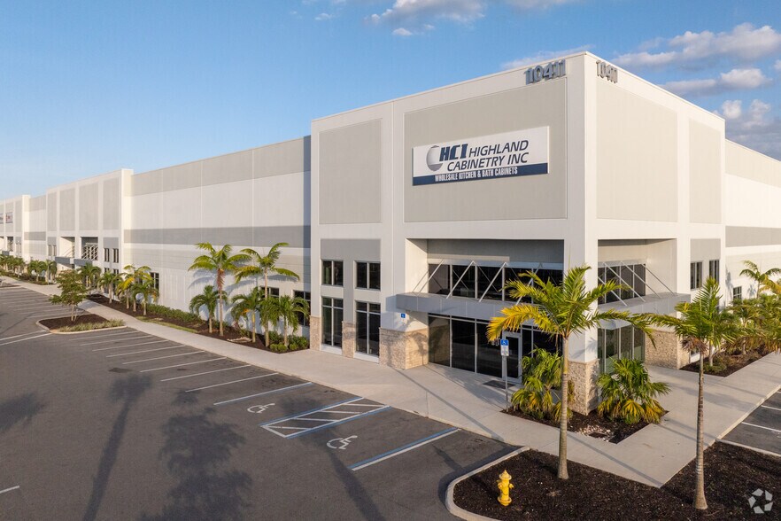 10411 Meridian Center Pky, Fort Myers, FL à louer - Photo de l’immeuble – Image 2 sur 7
