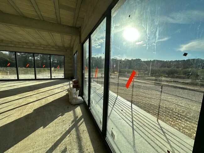 Plus de détails pour Local d’activités à vendre